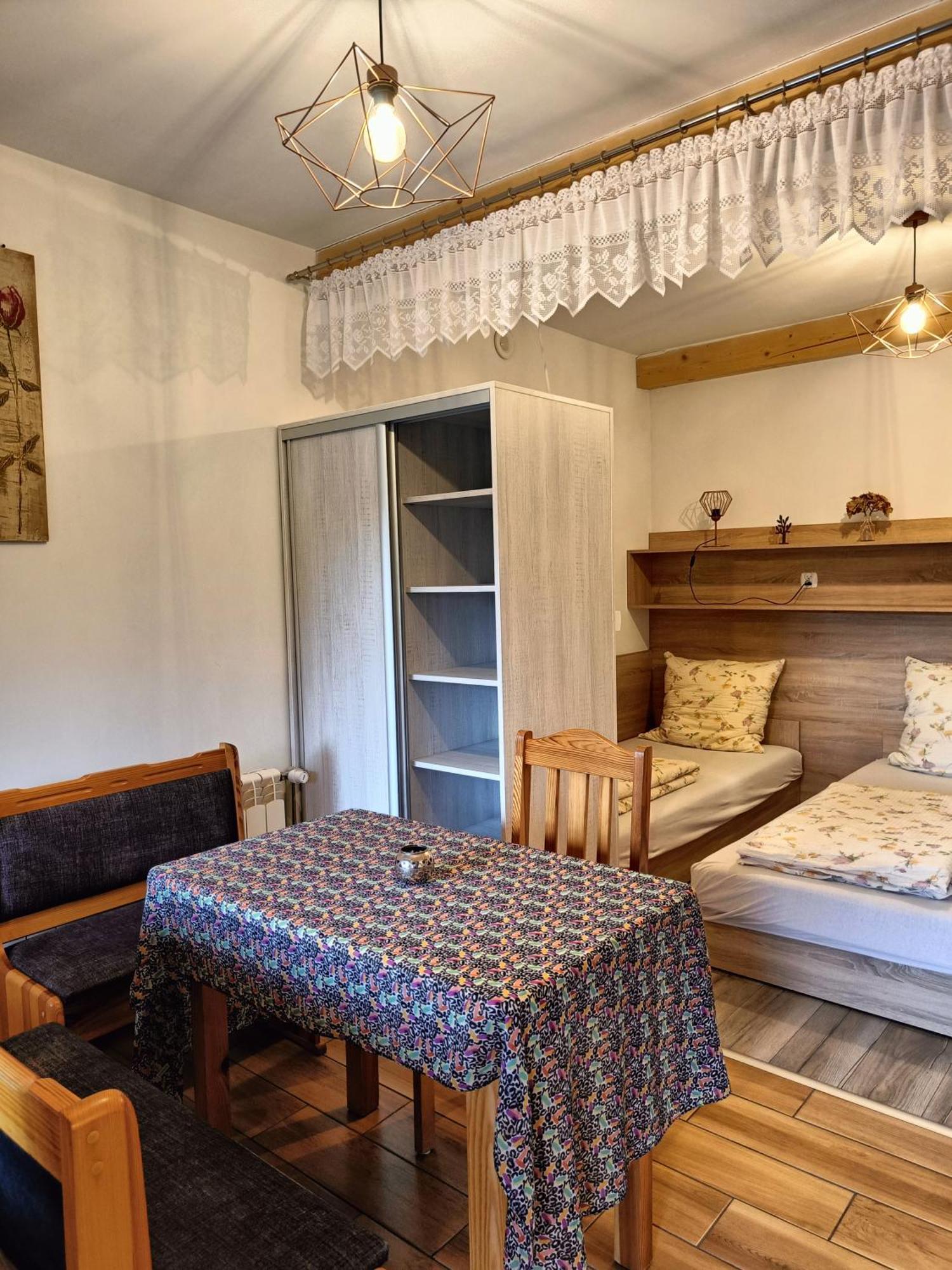 Pod Modrzewiami Apartment Milowka Bagian luar foto